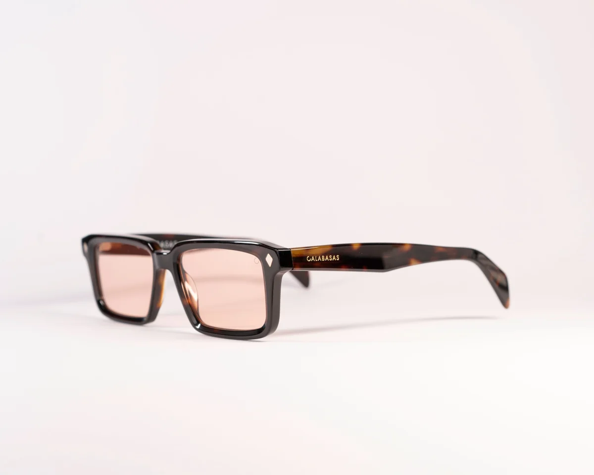 Calabasas SD 738 Havana Scuro — dettaglio colore havana delle aste in alluminio